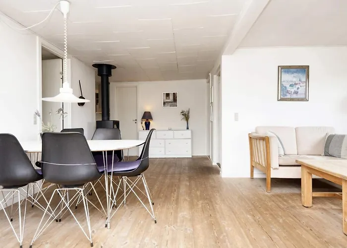 Two-bedroom In Borkop 8 بيت للعطل